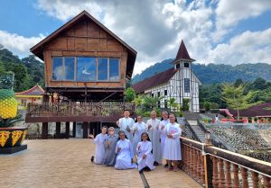 Sr Clarita OP dan Sr Clarita OP bertugas di Rumah Retret Santo Johanes Paulus II
